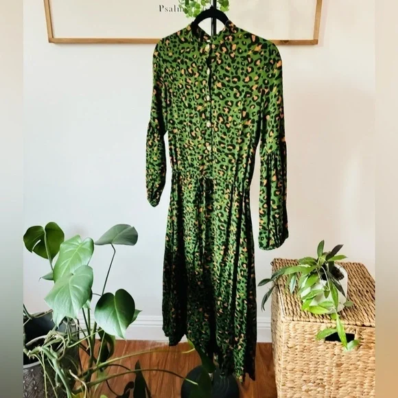 Beautiful Kimber Leopard Dress - Picture 13 of 13